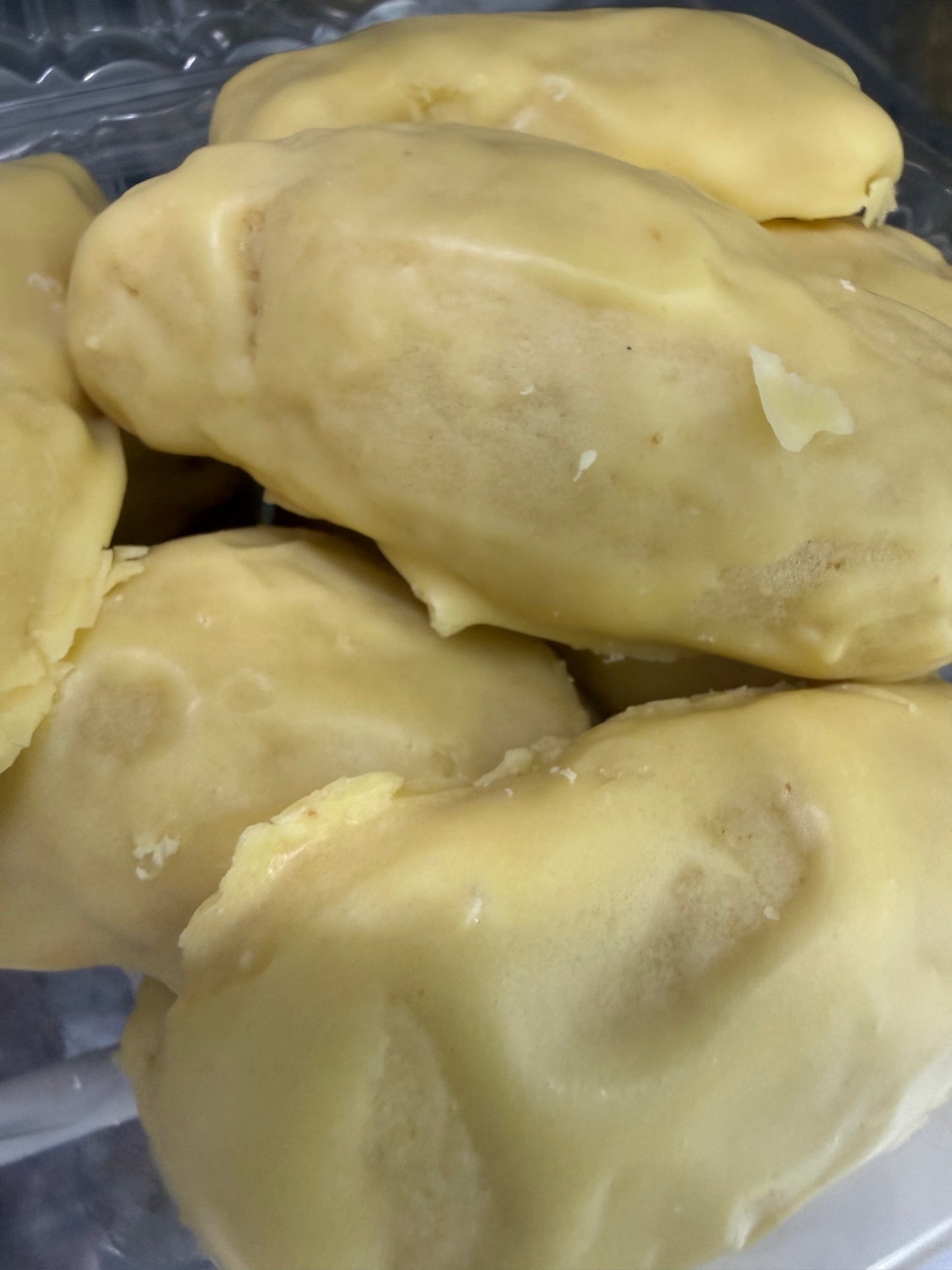 Musso’s Homemade Frozen Pizza - Pepperoni & Roasted Chilies (14”) WITH ITALIAN COOKIES